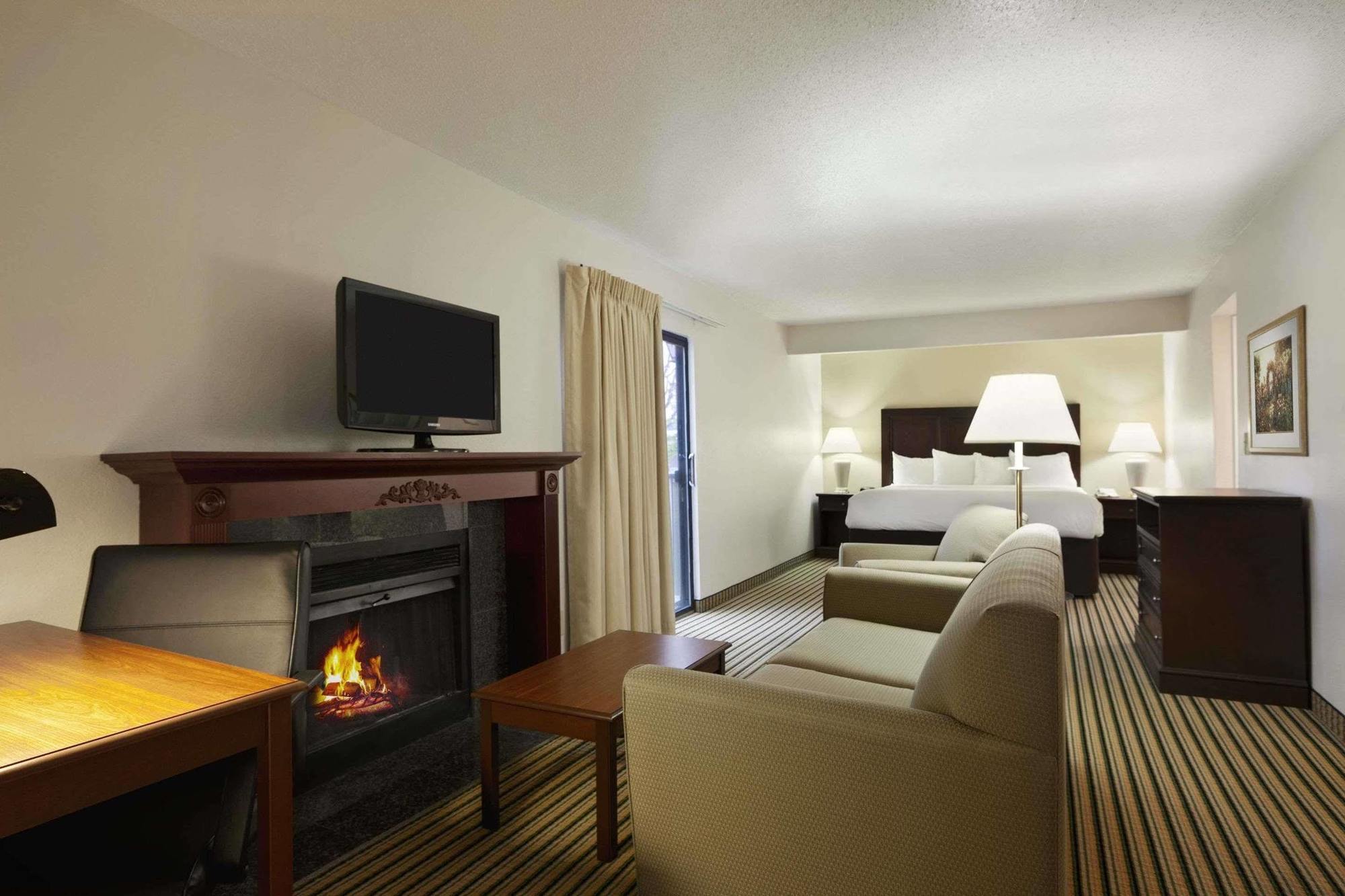 Hawthorn Suites Of Troy Buitenkant foto