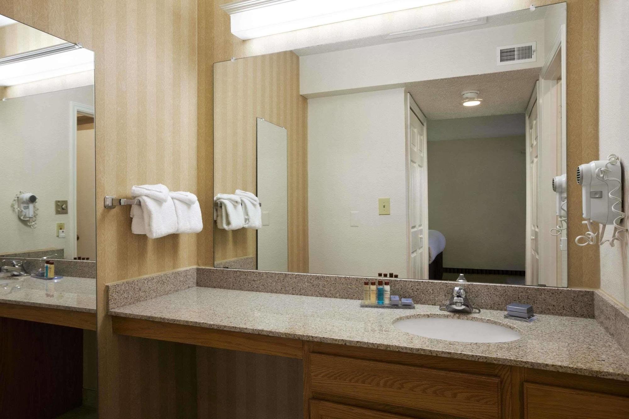 Hawthorn Suites Of Troy Buitenkant foto