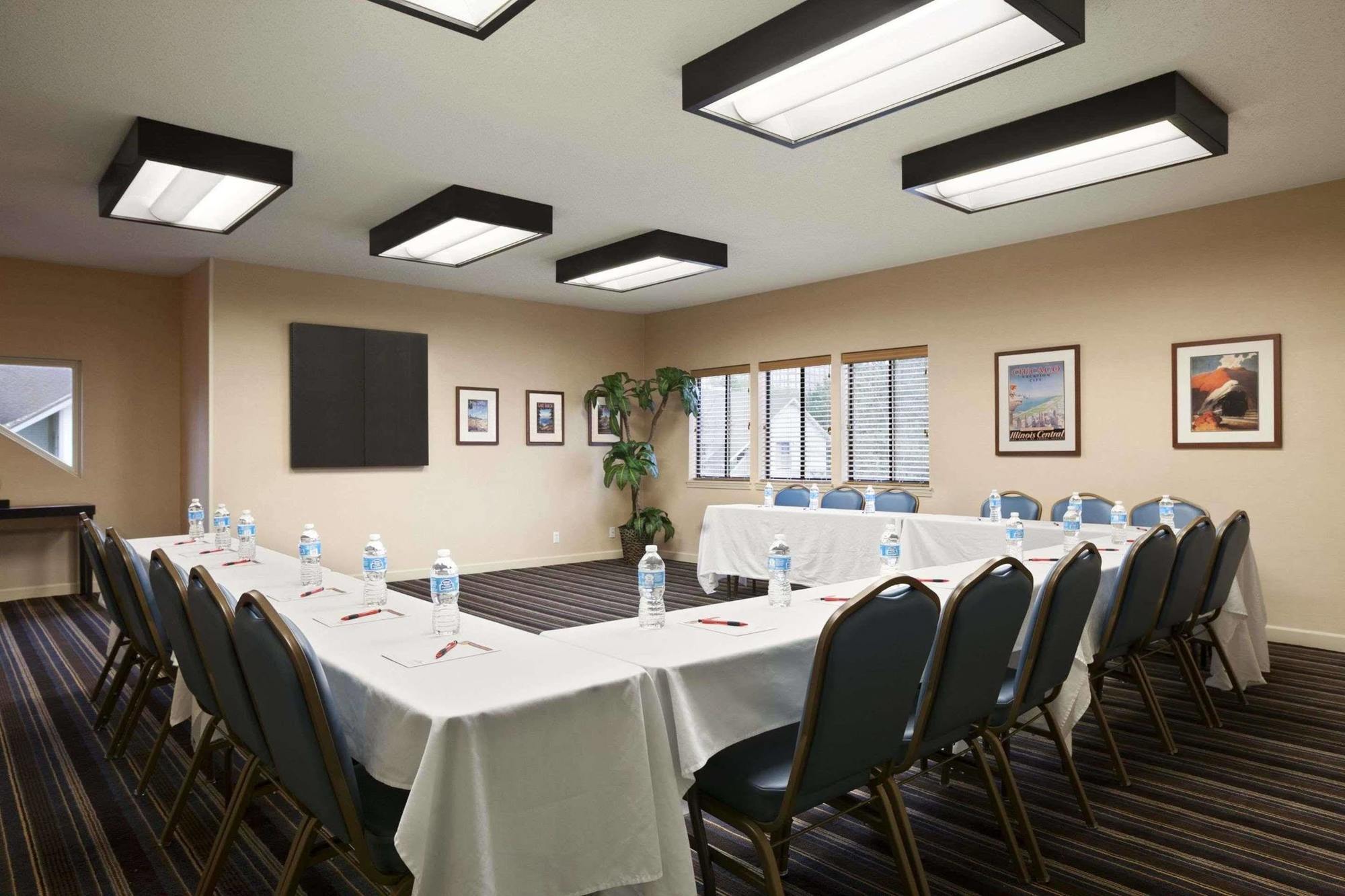 Hawthorn Suites Of Troy Buitenkant foto